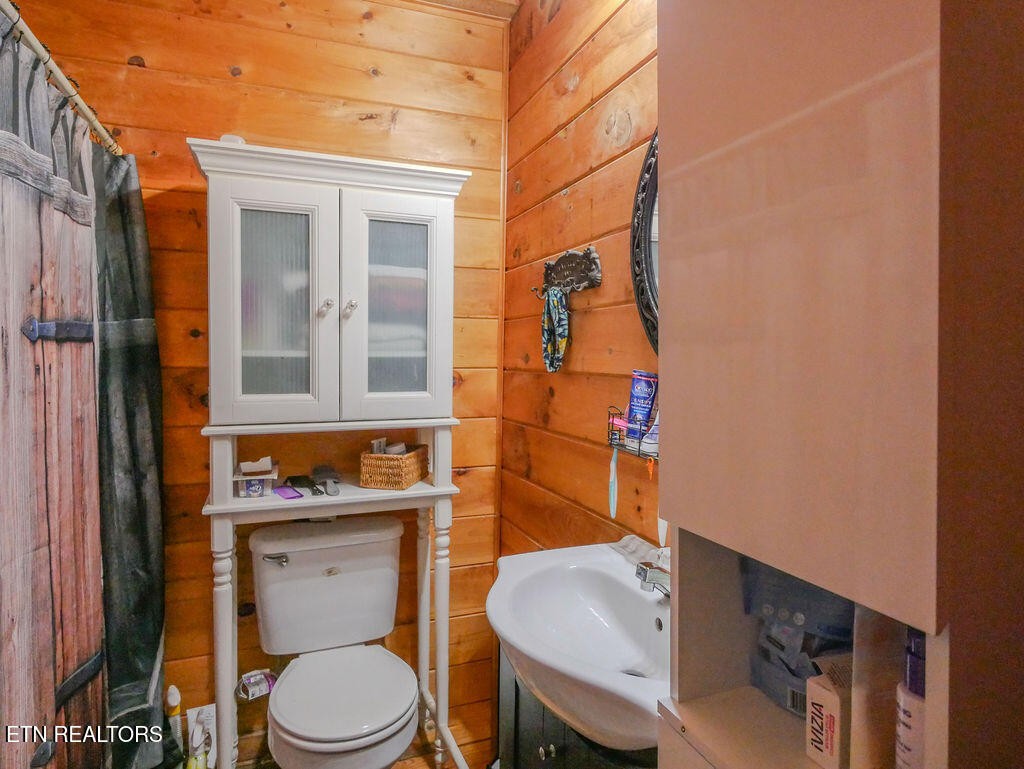 1099 Thomas Road Benton, TN 37307 - Photo 18 of 37 Gallery Image 18