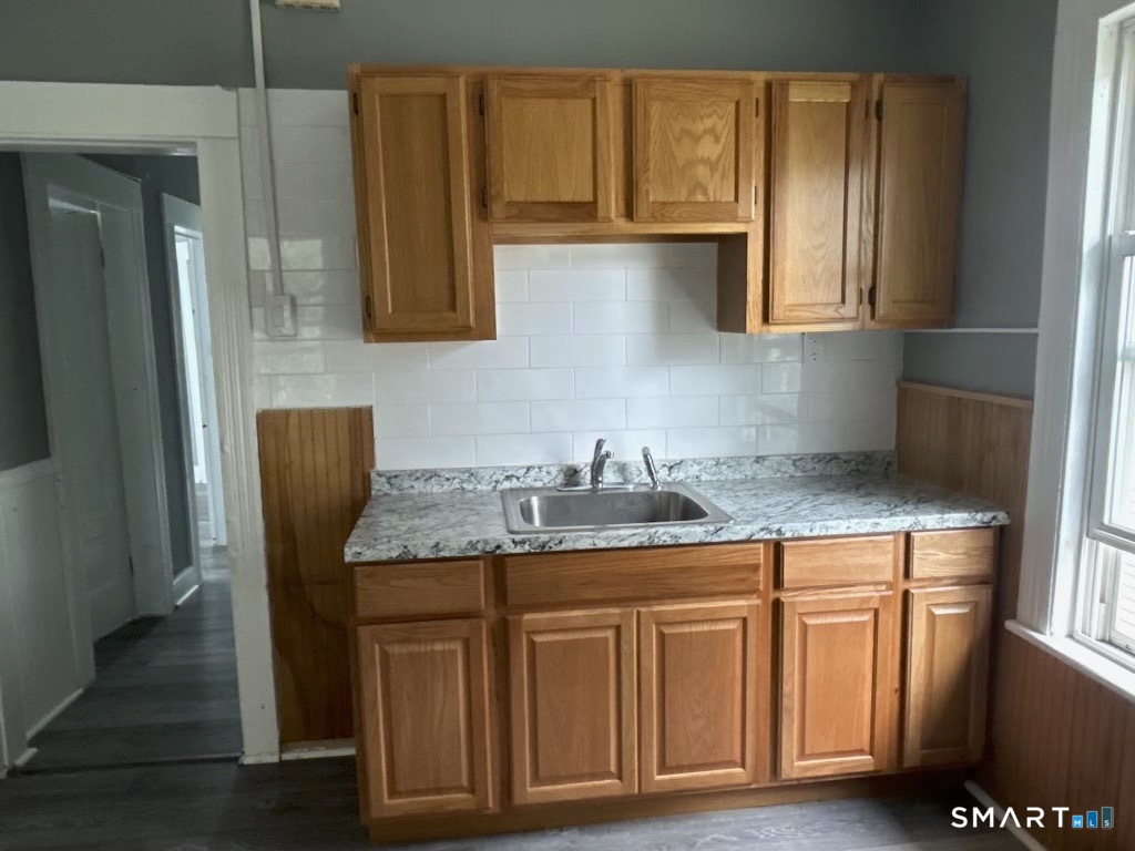 473 Putnam Street, Unit 2 Bridgeport, CT 06608 - Photo 2 of 6