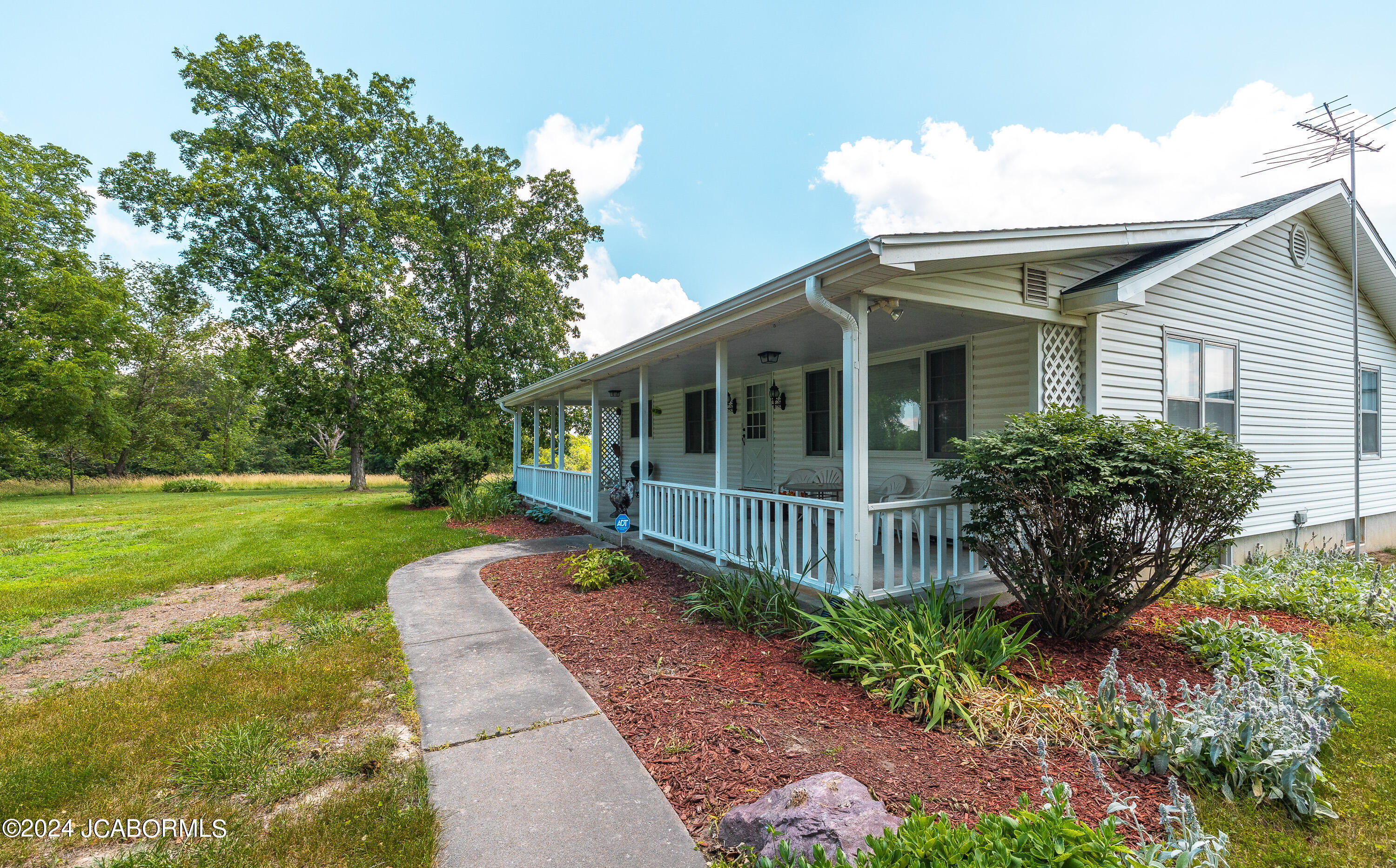 3040 State Rte H Fayette, MO 65248 - Photo 6 of 60