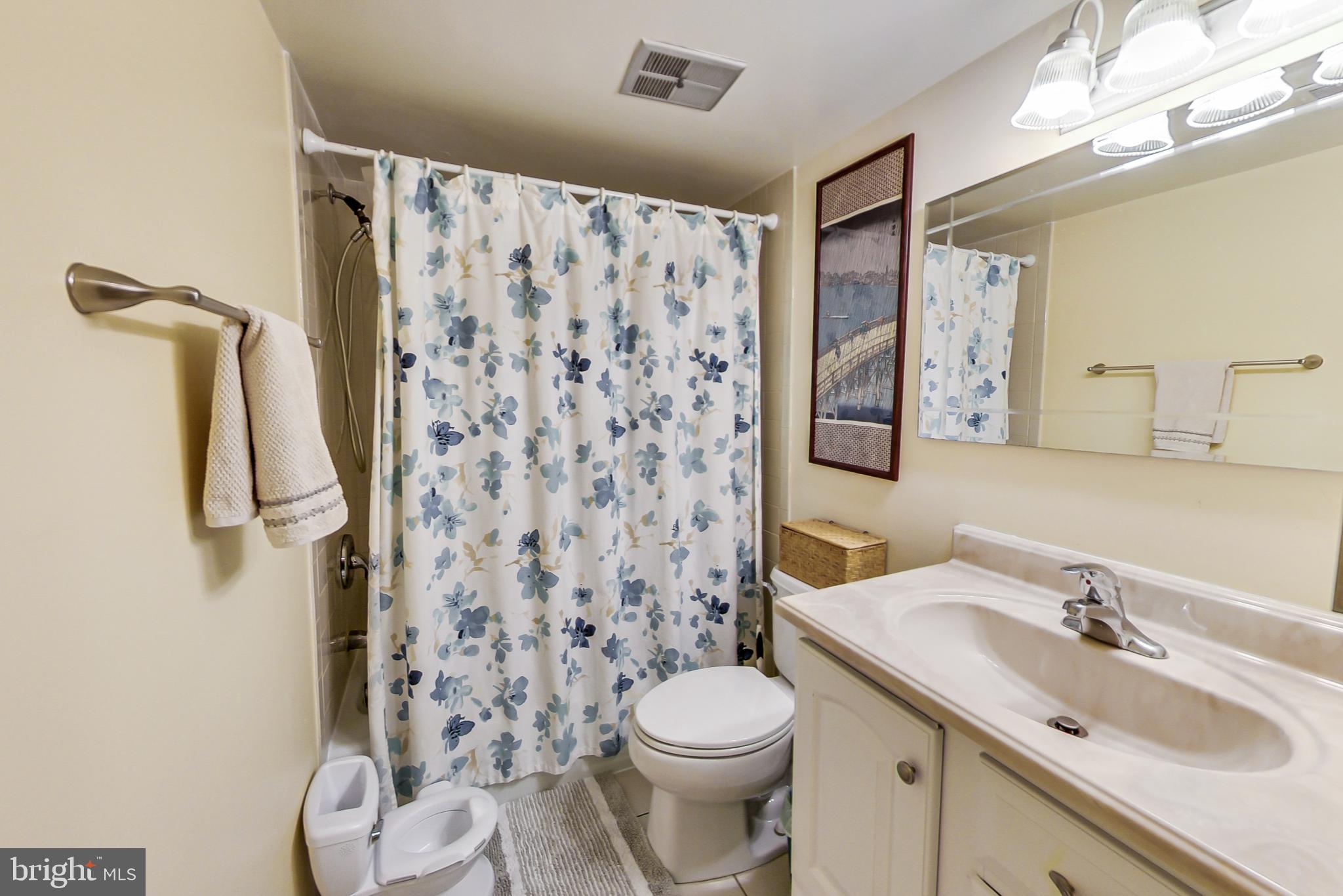 14418 Parkvale Road, Unit 14418 Rockville, MD 20853 - Photo 23 of 28