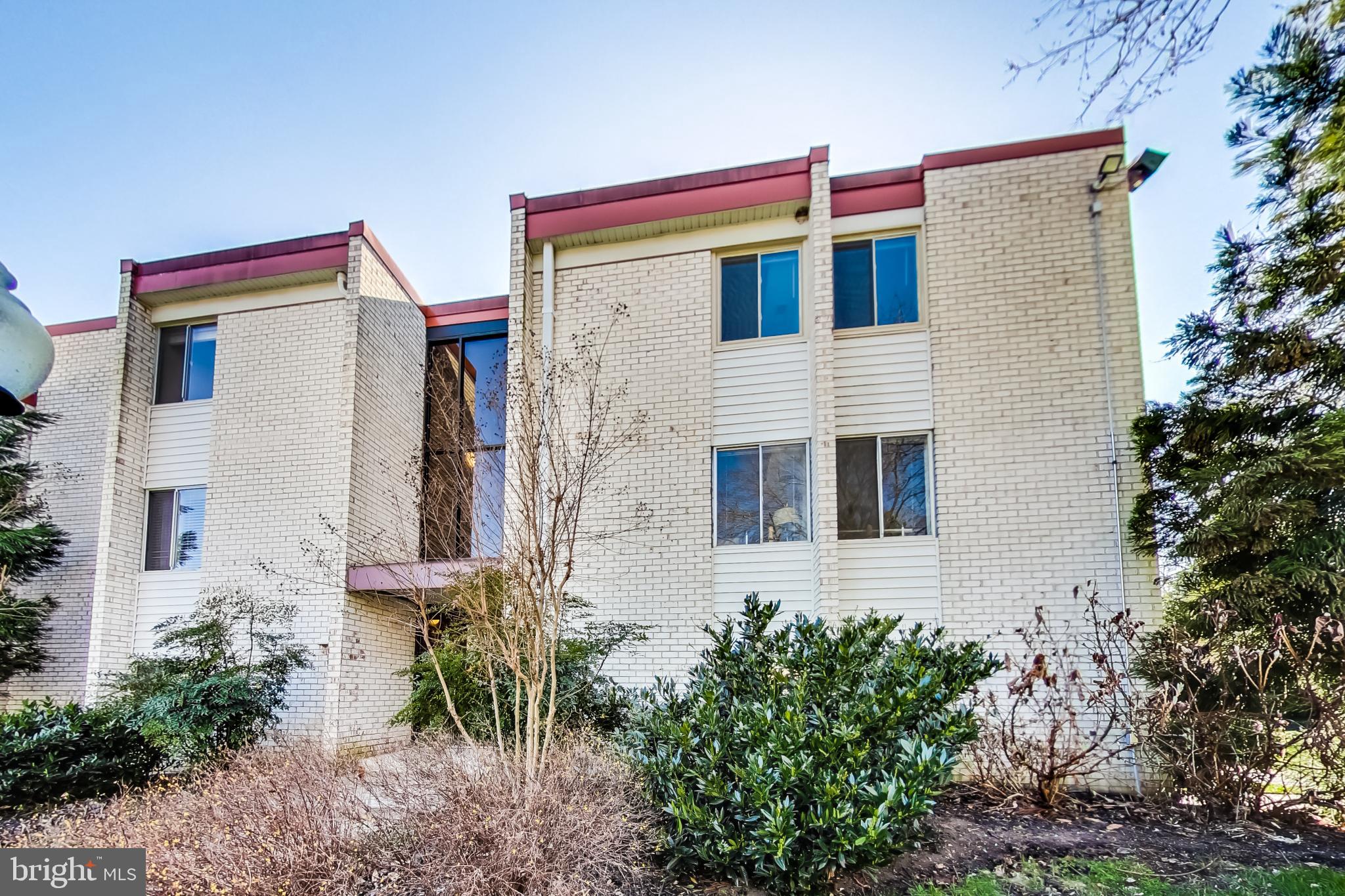 14418 Parkvale Road, Unit 14418 Rockville, MD 20853 - Photo 3 of 28