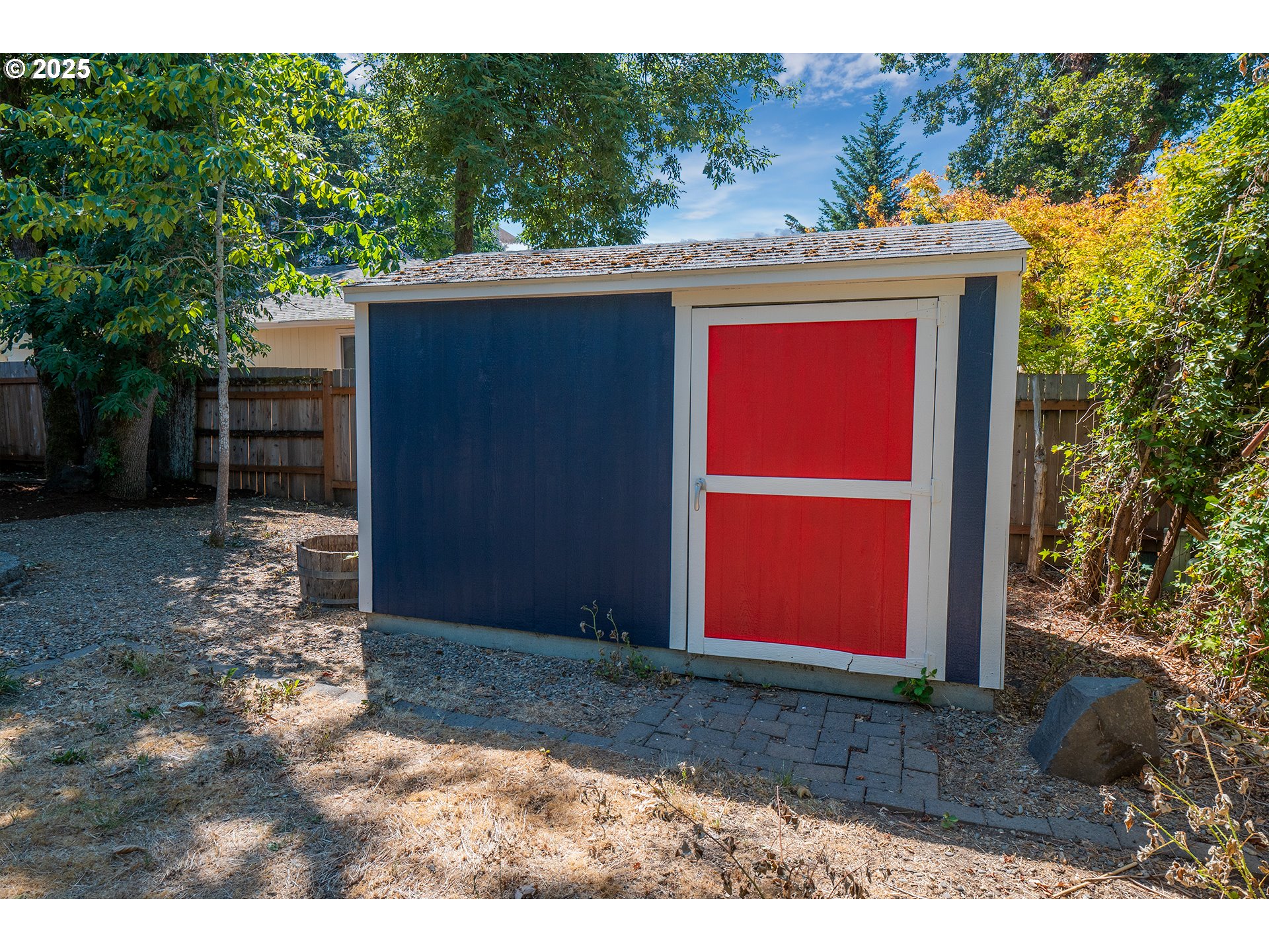 6894 C Street Springfield, OR 97478 - Photo 28 of 32 a view of outdoor space