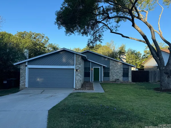 $1,850 | 13939 South Village Drive, San Antonio, TX 78249