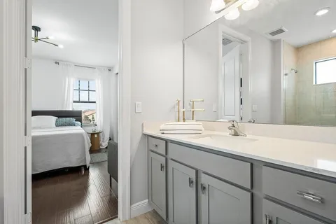 $1,300,000 | 8605 East Baypoint Circle, Parkland, FL 33076