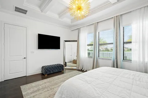 $1,300,000 | 8605 East Baypoint Circle, Parkland, FL 33076