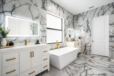 $1,300,000 | 8605 East Baypoint Circle, Parkland, FL 33076