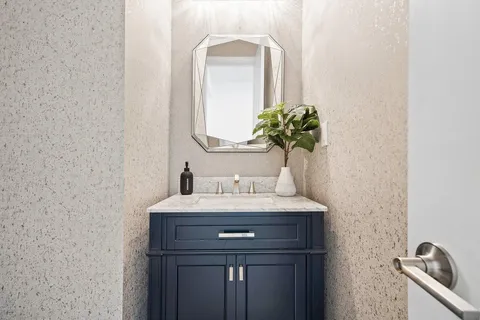 $1,300,000 | 8605 East Baypoint Circle, Parkland, FL 33076