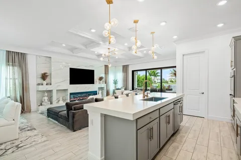 $1,300,000 | 8605 East Baypoint Circle, Parkland, FL 33076