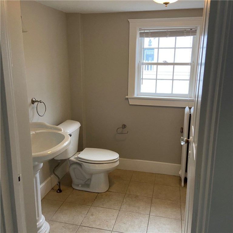302 Sneech Pond Road Cumberland, RI 02864 - Photo 7 of 16