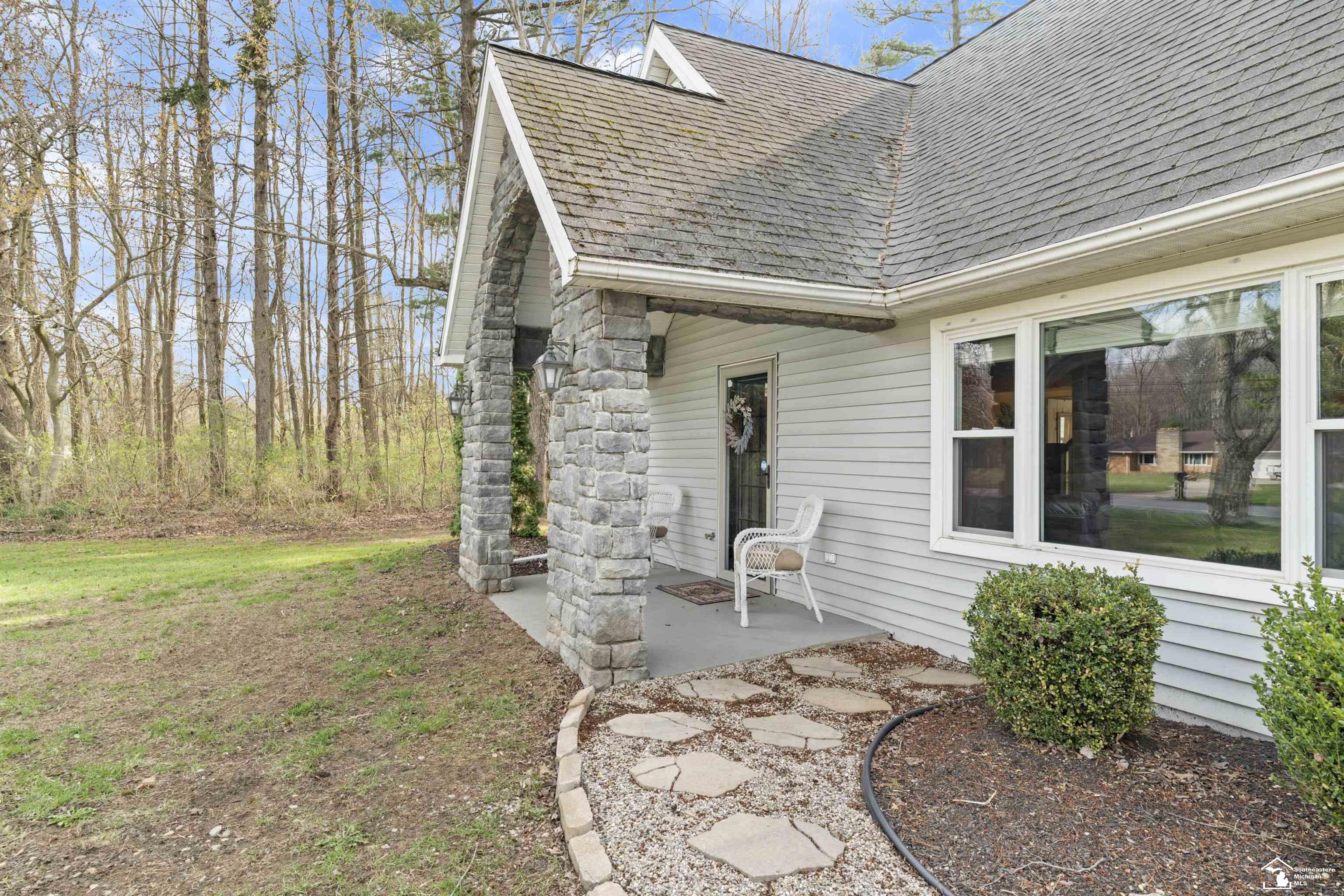 9505 Secor Road Temperance, MI 48182 - Photo 5 of 58