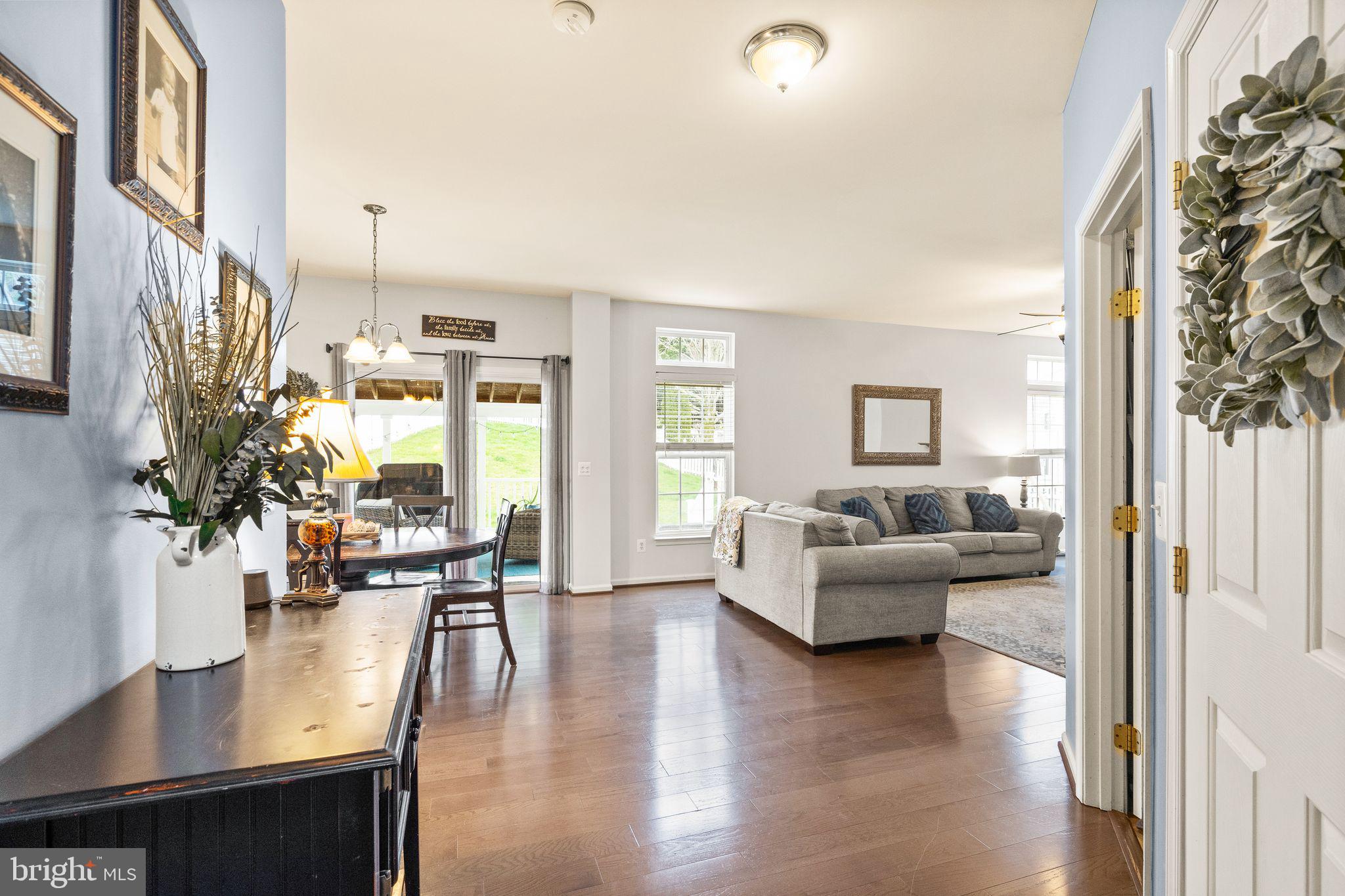 325 Singleton Circle Warrenton, VA 20186 - Photo 19 of 91