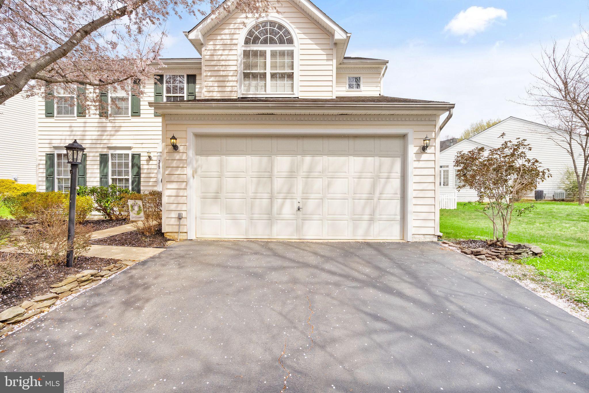 325 Singleton Circle Warrenton, VA 20186 - Photo 3 of 91