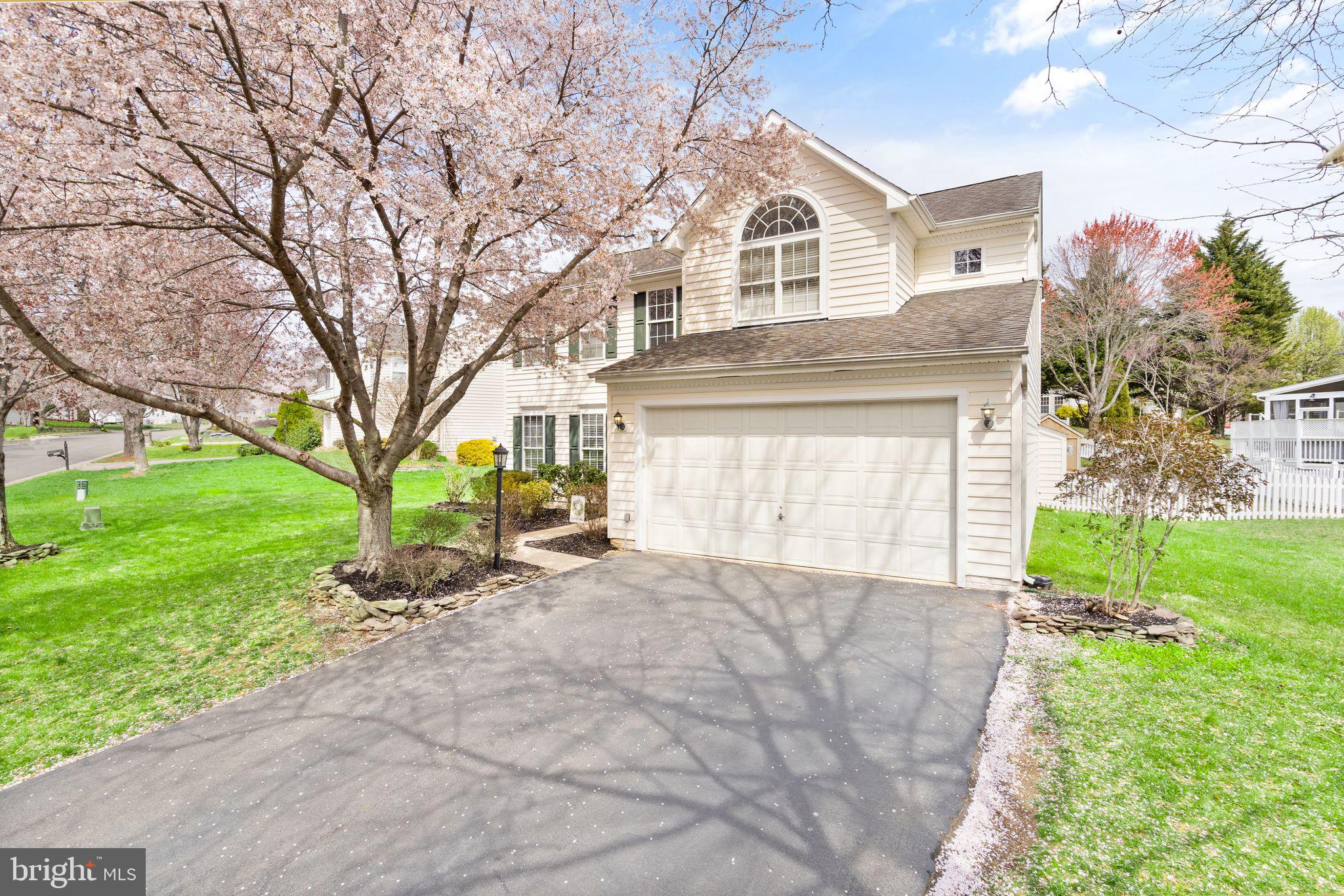 325 Singleton Circle Warrenton, VA 20186 - Photo 6 of 91