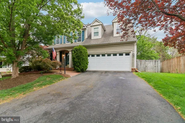 $950,000 | 43528 Clivedon Court, Ashburn, VA 20147