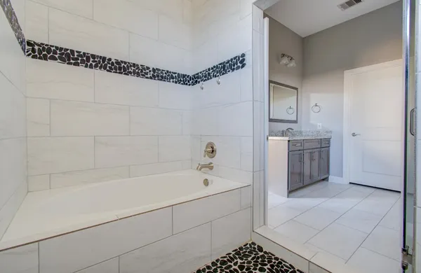 $2,700 | 610 Rain Cloud Drive, Baytown, TX 77523