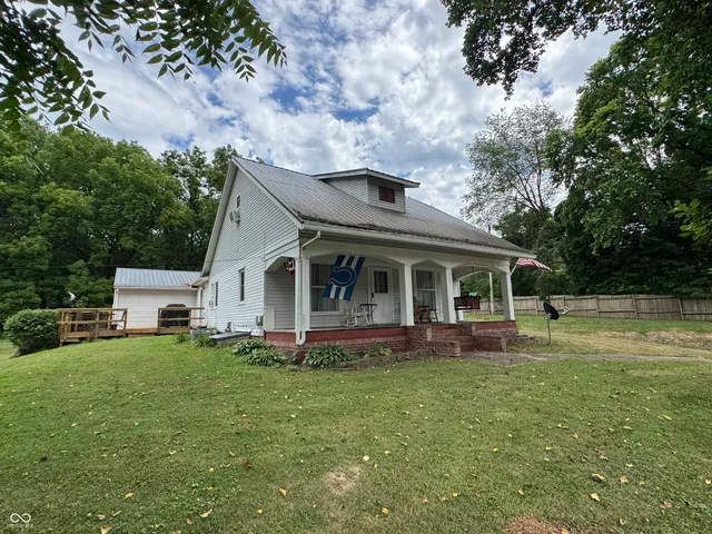 $249,900 | 301 South Maple Street, Veedersburg, IN 47987