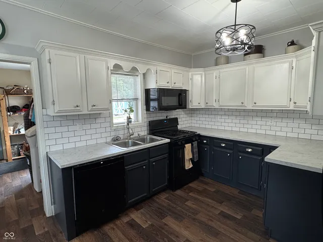 $249,900 | 301 South Maple Street, Veedersburg, IN 47987