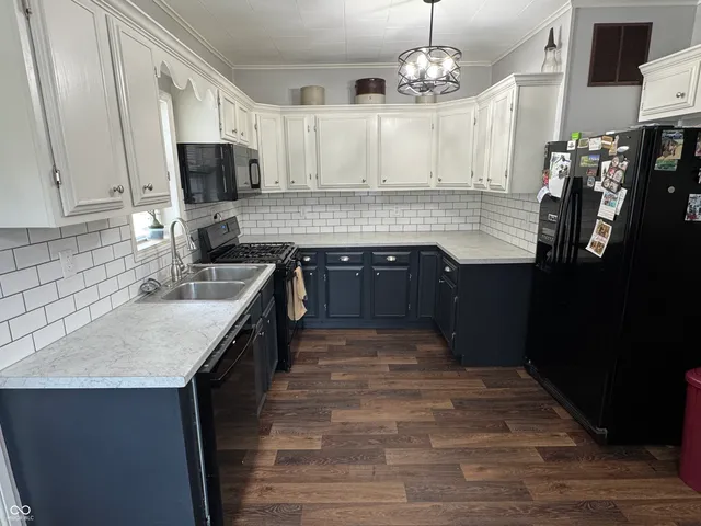 $249,900 | 301 South Maple Street, Veedersburg, IN 47987