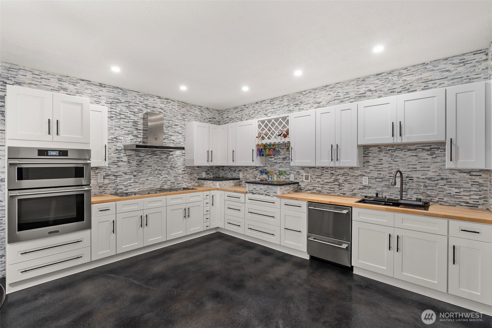 15115 Labrador Lane Rochester, WA 98579 - Photo 12 of 40