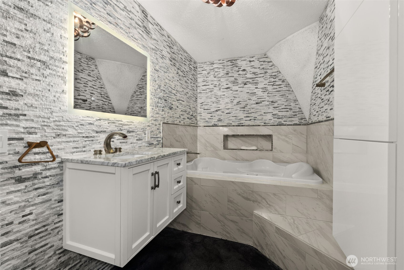 15115 Labrador Lane Rochester, WA 98579 - Photo 17 of 40