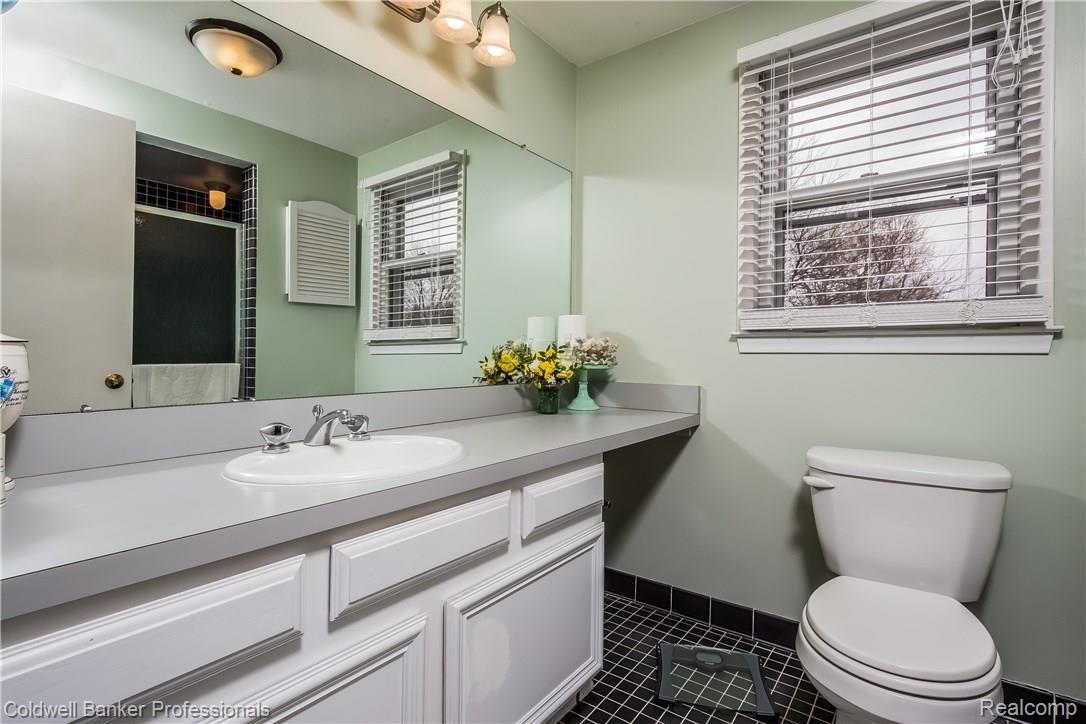 3757 Quarton Road Bloomfield Hills, MI 48302 - Photo 30 of 45 035-2685323-large.jpg