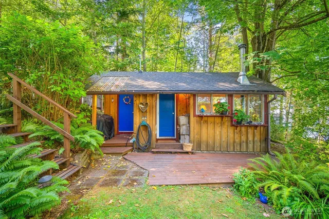 a view of outdoor space with deck and wooden floor