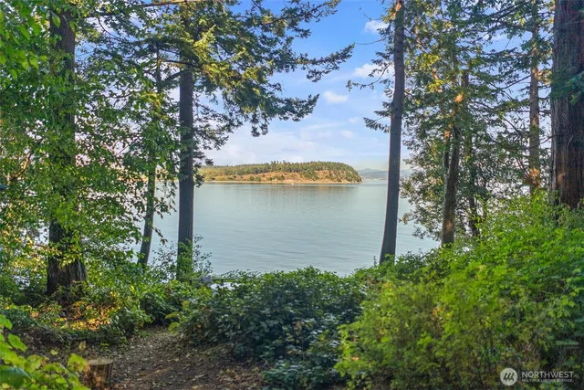 $499,000 | 1174-1176 Beach Avenue, Lummi Island, WA 98262