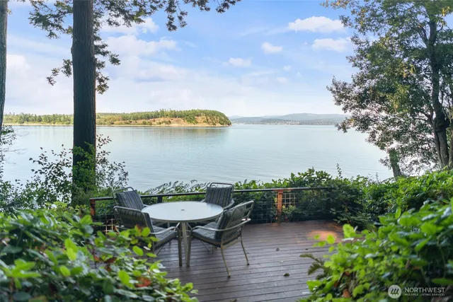 $499,000 | 1174-1176 Beach Avenue, Lummi Island, WA 98262