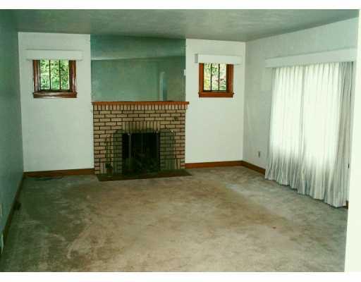 117 West Sunbury Road Butler, PA 16001 - Photo 3 of 6 Living Room.