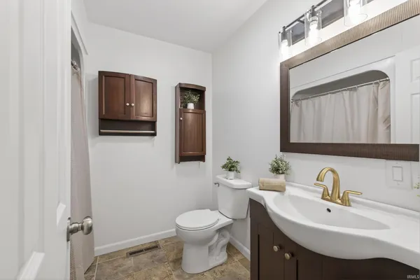 $225,000 | 1605 Hancock Avenue, Mitchell, IN 47446