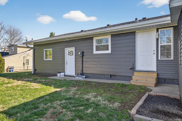 $225,000 | 1605 Hancock Avenue, Mitchell, IN 47446