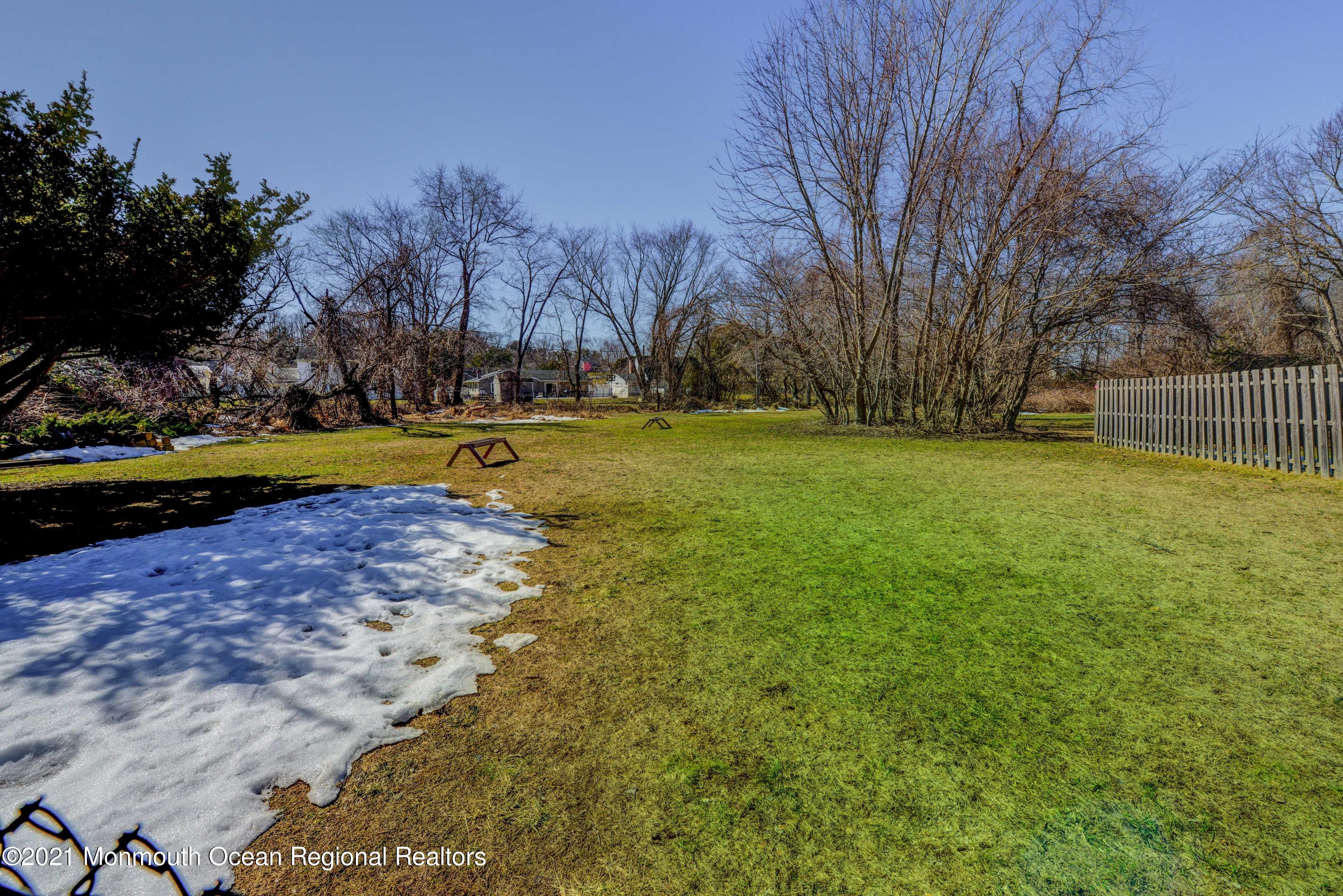 387 Line Road Aberdeen, NJ 07747 - Photo 12 of 27 Fenced Backyard