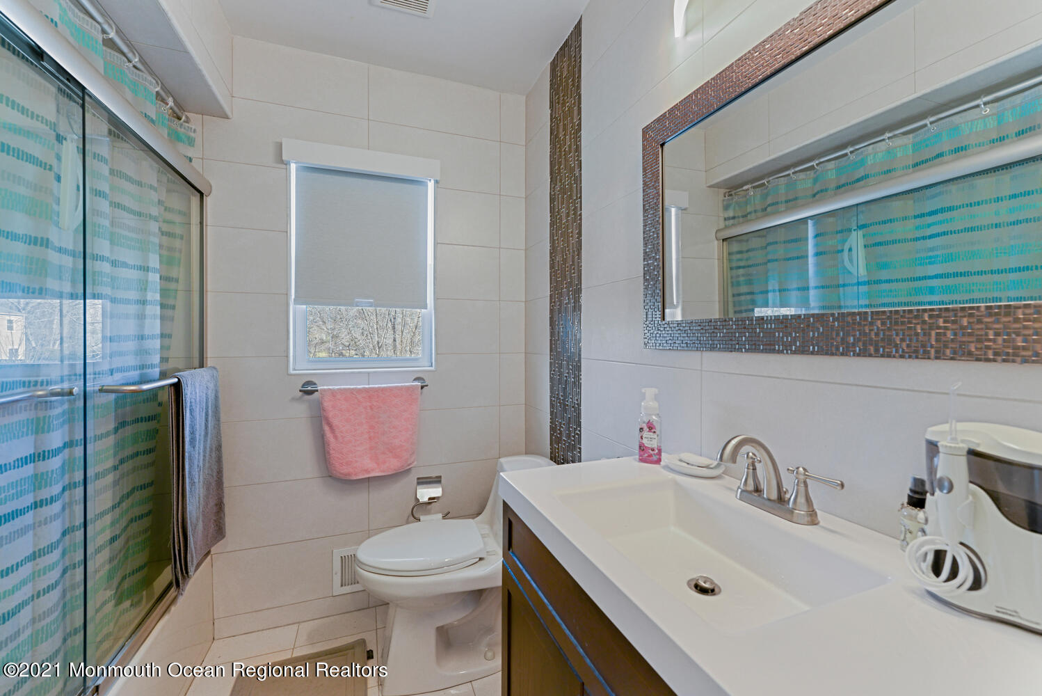 387 Line Road Aberdeen, NJ 07747 - Photo 14 of 27 Updated Hallway Bathroom