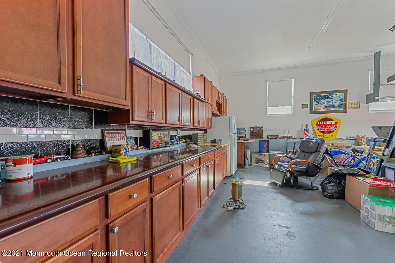 387 Line Road Aberdeen, NJ 07747 - Photo 19 of 27 Oversized, 2 Car Garage