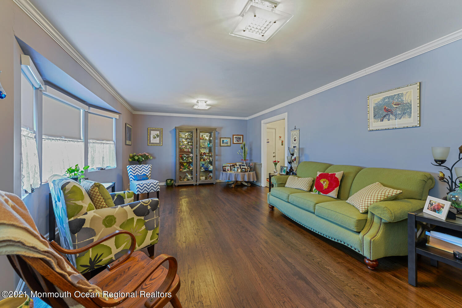 387 Line Road Aberdeen, NJ 07747 - Photo 8 of 27 Living Room