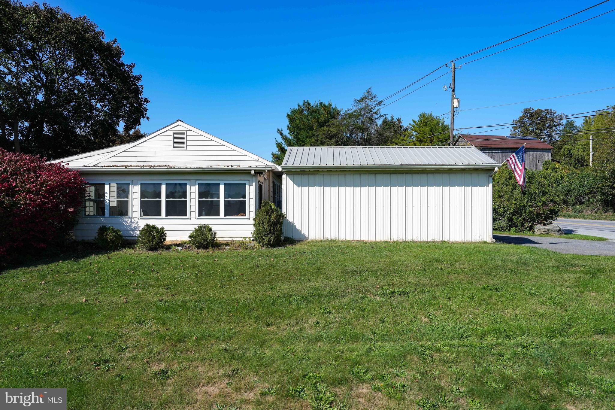 130 Highway 41 Gap, PA 17527 - Photo 3 of 26 Large side yard for outdoor games