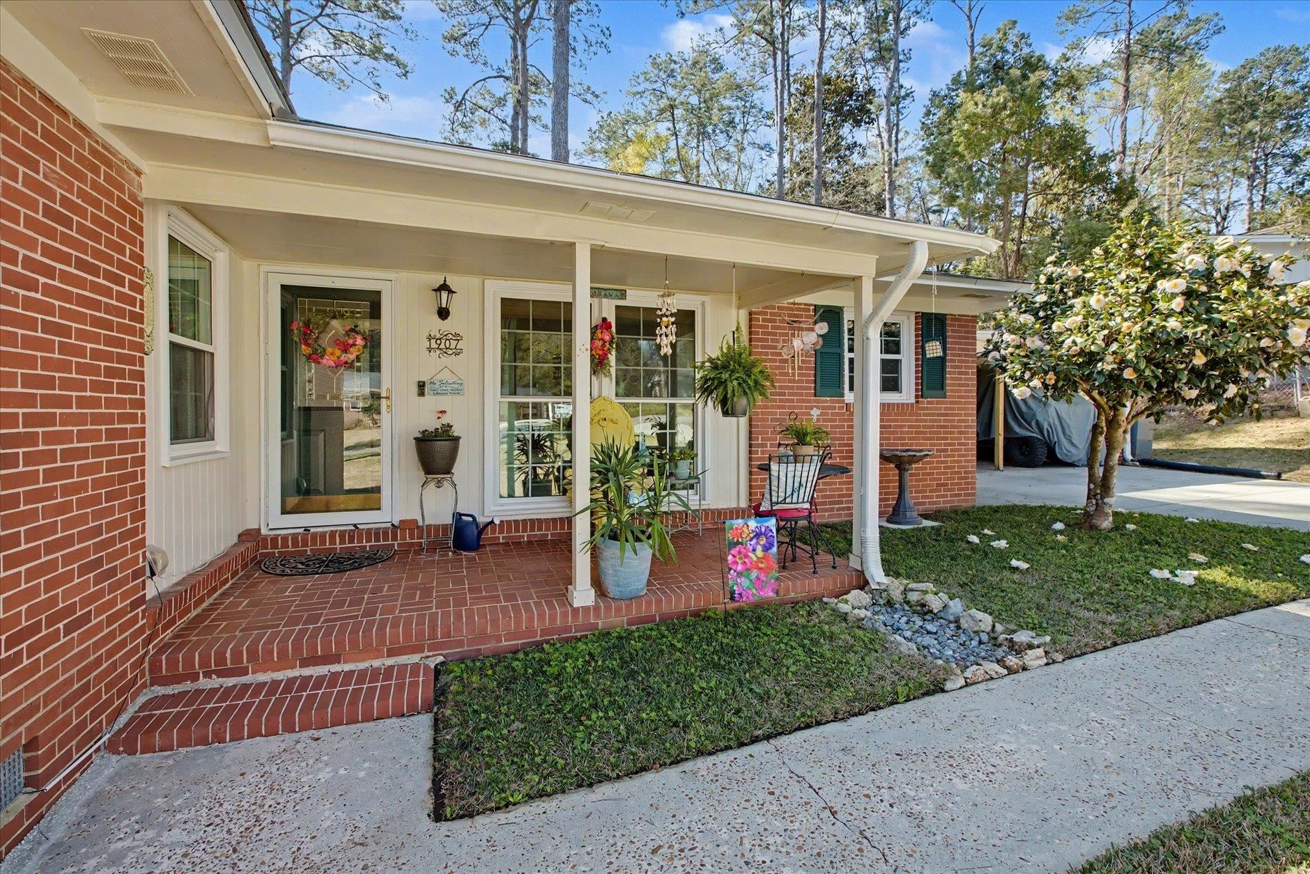 1907 Sharon Road Tallahassee, FL 32303 - Photo 4 of 43 Gallery Image 4