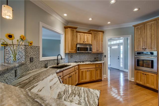 1047 Hall Cemetery Road Burns, TN 37029 - Photo 7 of 20 High End Appliances & New Glass Tile Backsplash