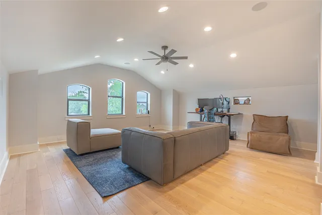 $4,490 | 406 Fenn Street, Unit A, Houston, TX 77018