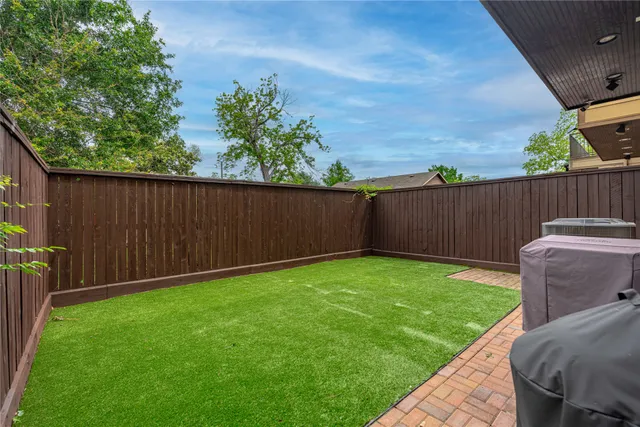 $4,490 | 406 Fenn Street, Unit A, Houston, TX 77018