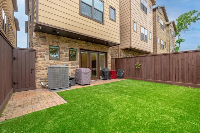 $4,490 | 406 Fenn Street, Unit A, Houston, TX 77018