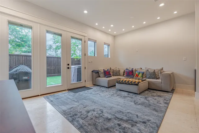 $4,490 | 406 Fenn Street, Unit A, Houston, TX 77018