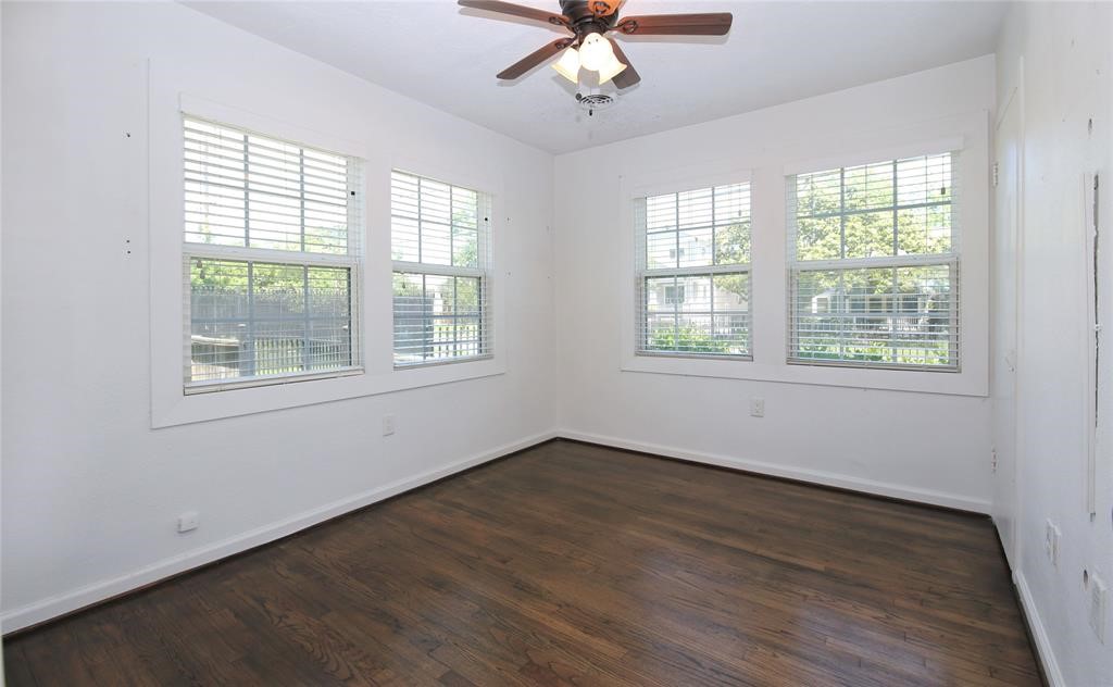 728 East 13th Street Houston, TX 77008 - Photo 11 of 14
