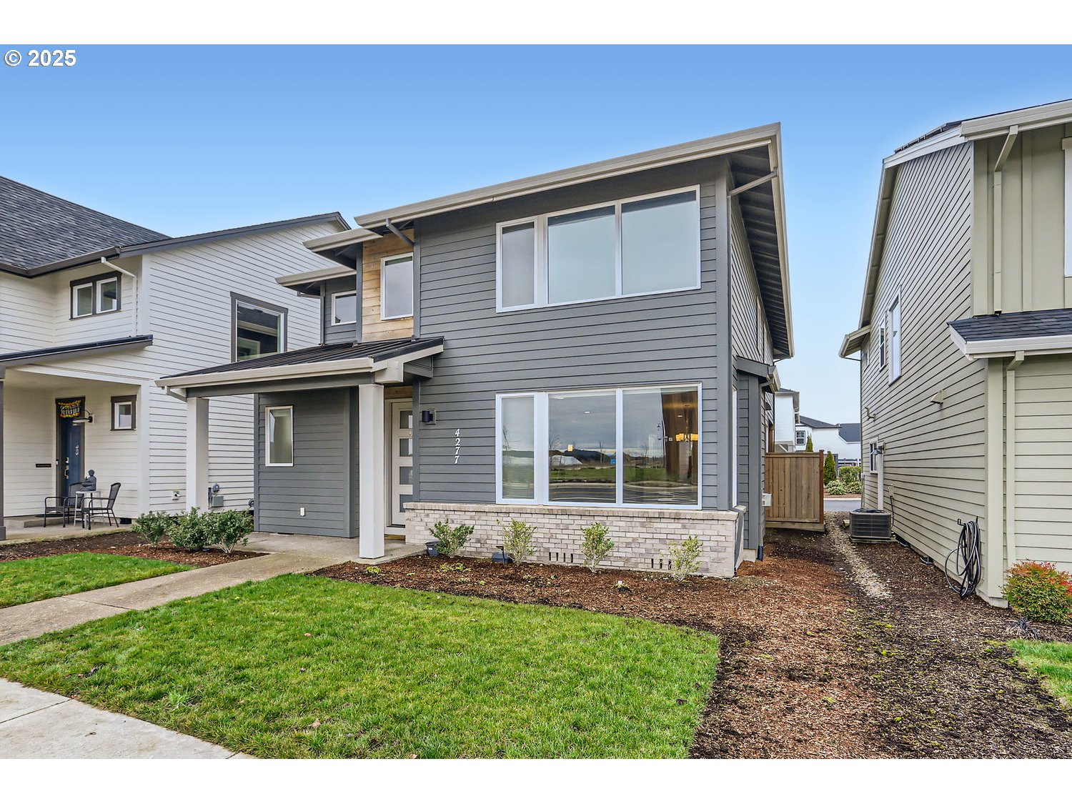 4277 Southeast Reed Avenue Hillsboro, OR 97123 - Photo 2 of 28
