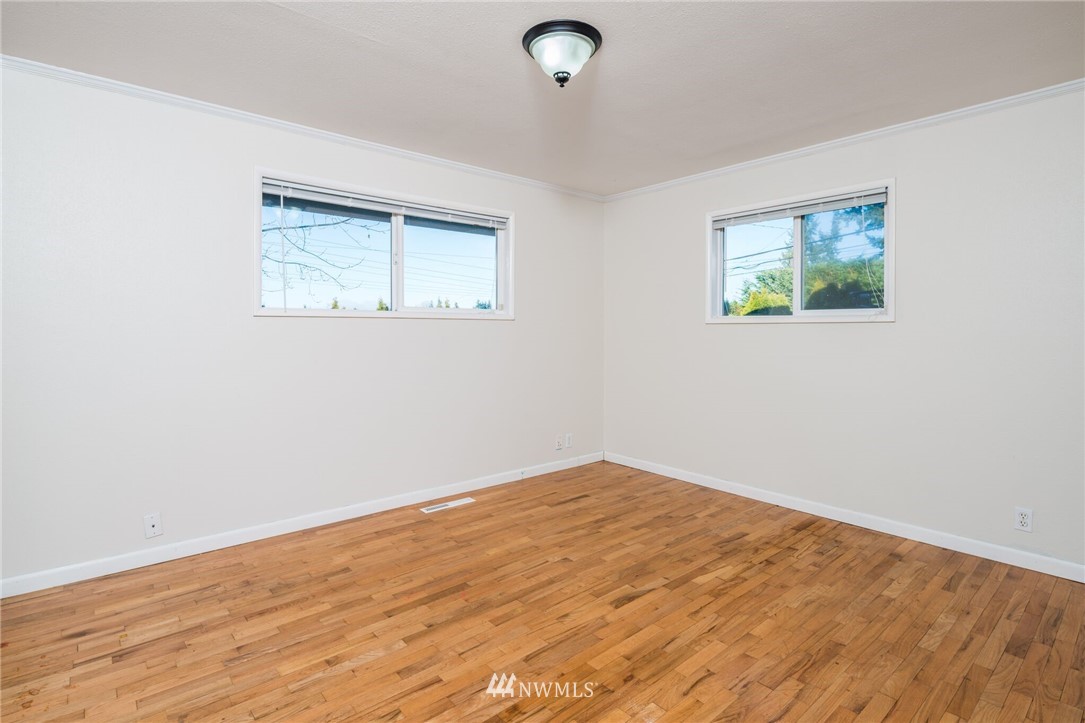 1170 Monroe Avenue Northeast Renton, WA 98056 - Photo 14 of 20 Gallery Image 14