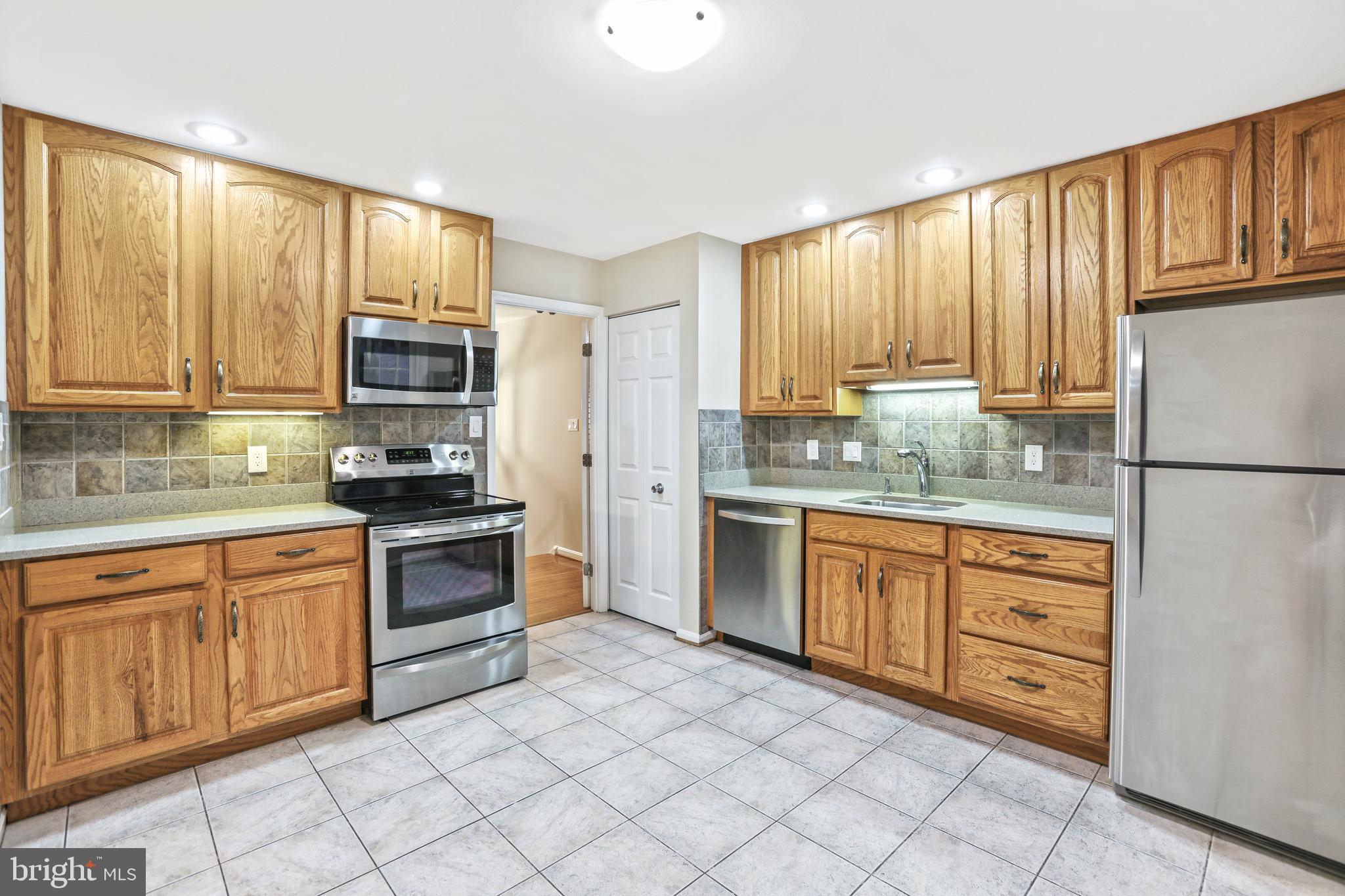 7750 Lowmoor Road Springfield, VA 22153 - Photo 5 of 28 Gallery Image 5