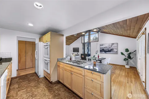 $1,298,000 | 12214 Northeast 97th Street, Kirkland, WA 98033