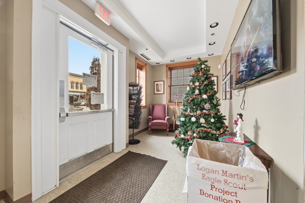 921 South State Street Lockport, IL 60441 - Photo 8 of 28 a view of entryway with interior