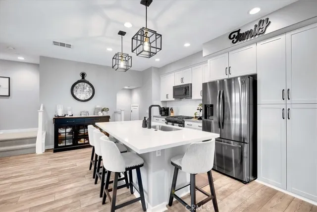 $880,000 | 901 Sunset Ridge, Lake Forest, CA 92610