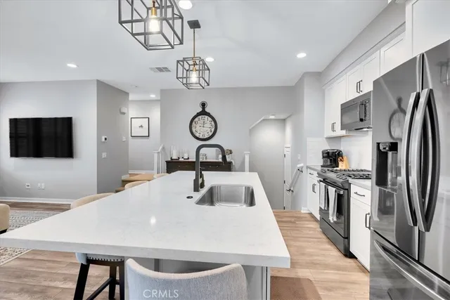 $880,000 | 901 Sunset Ridge, Lake Forest, CA 92610